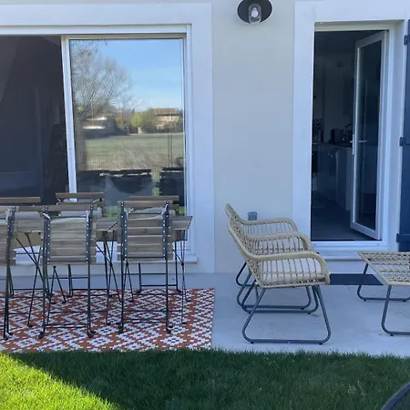 Le Clos Du Moulin 2 - 3 Bedroom, Garden, Near Avignon, In Provence (adults Only) *